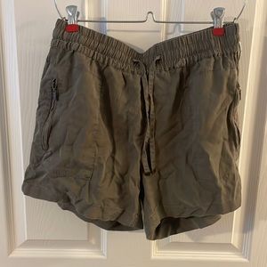 Grey Sage Max shorts size small
